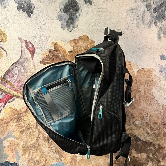 Men's Thule Sweden Computer Backpack - Picture 9 of 11